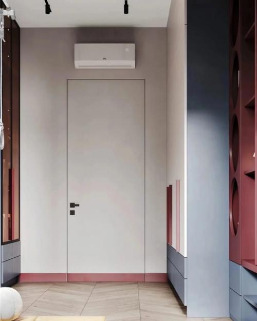 Детская комната в светлой гамме с акцентными зонами приглушенного винного оттенка и благородного французского синего. 03