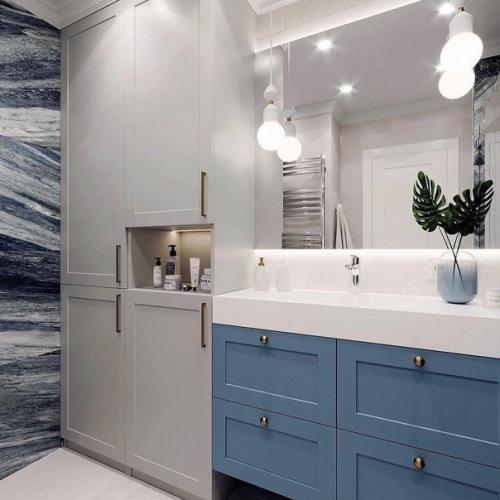 Проект квартиры, в котором сочетаются нежно-голубой с оттенками бежевого и белого цвета. 05