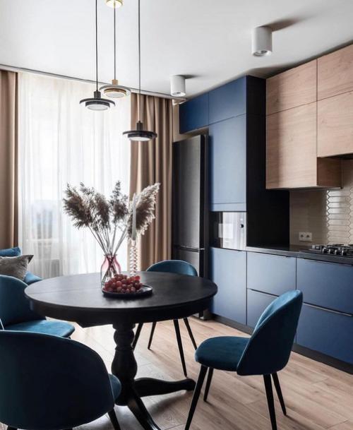 Один из самых ярких и нестандартных интерьеров квартиры, общей площадью 91 кв. 01