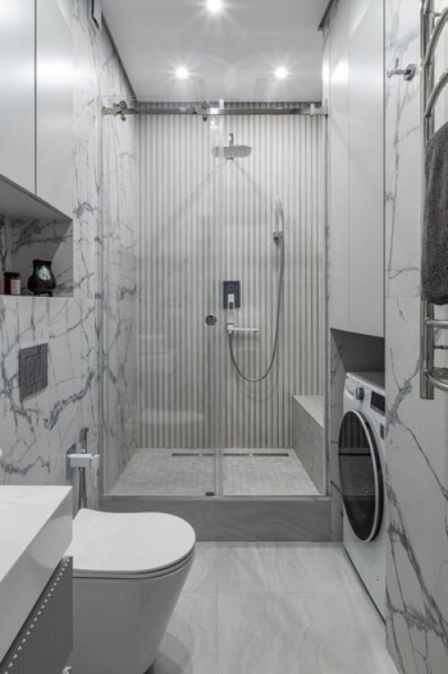 Трехкомнатная квартира в спокойных светлых тонах. 07