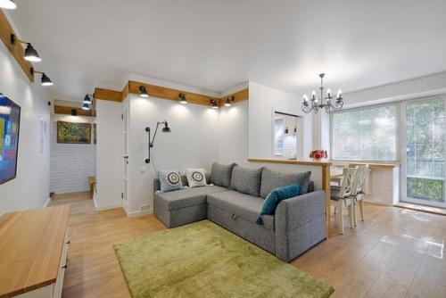 Светлая хрущевка. Очень симпатично и продуманно для жизни! 01