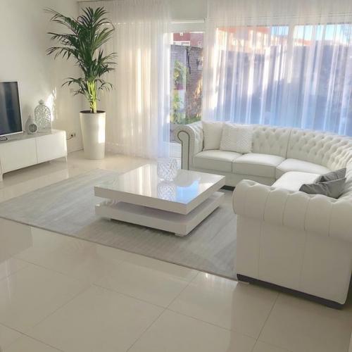 Для меня очень неудобно стоит микроволновка.  