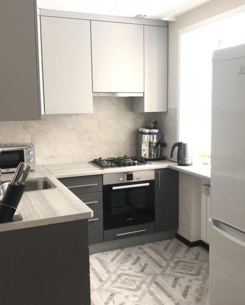 Для меня очень неудобно стоит микроволновка. 04