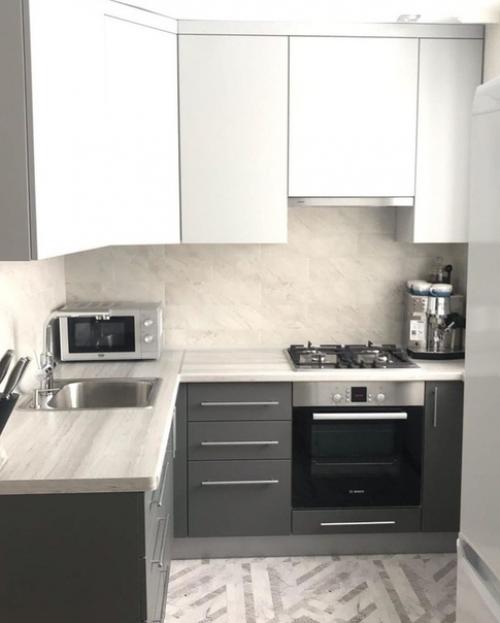 Для меня очень неудобно стоит микроволновка. 05