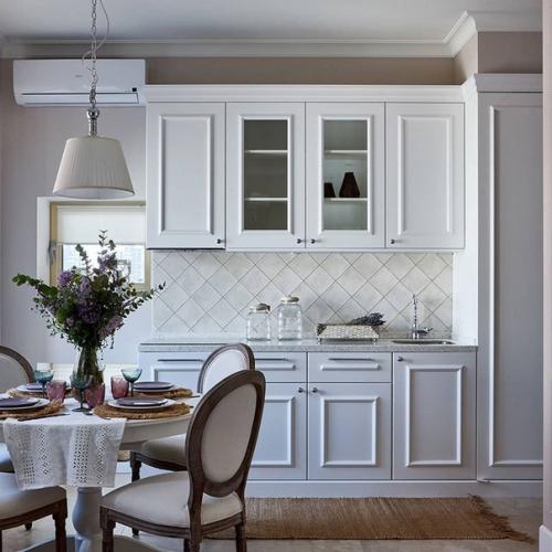 Хорошо обыграли планировку, очень приятная квартирка. 02