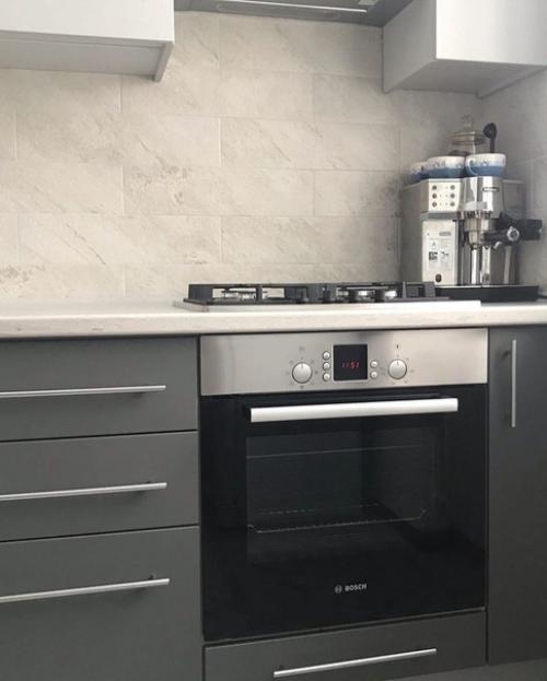 Для меня очень неудобно стоит микроволновка. 03