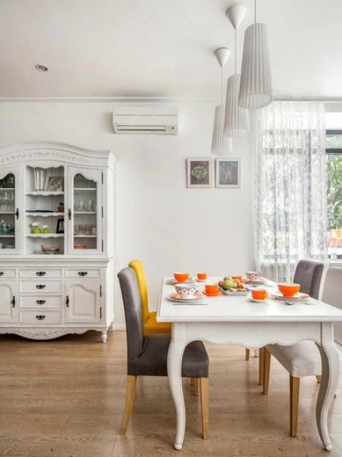 Современный светлый дом с яркими акцентами. 04