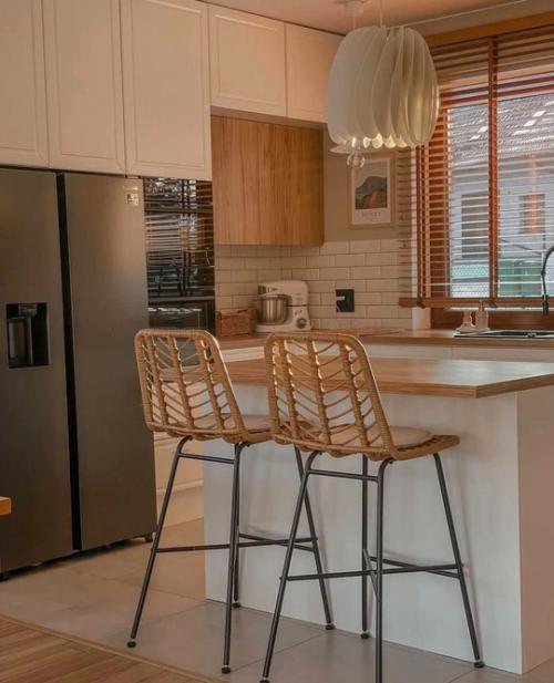 Классика, которая никогда не выйдет из моды - идеальное сочетание натурального дерева и чистого белого цвета! 02