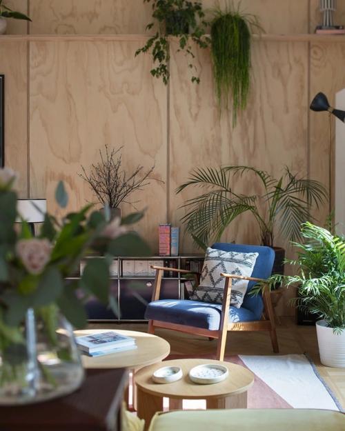 Когда архитектор проектирует интерьер для себя, он нередко идёт на то, что не решился бы предложить заказчику. 06