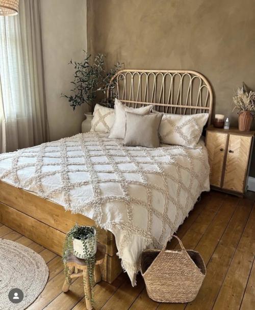 Очень спокойные и приятные цвета. 03