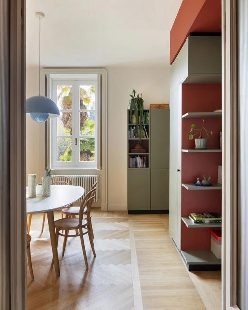 Когда архитектор проектирует интерьер для себя, он нередко идёт на то, что не решился бы предложить заказчику. 05