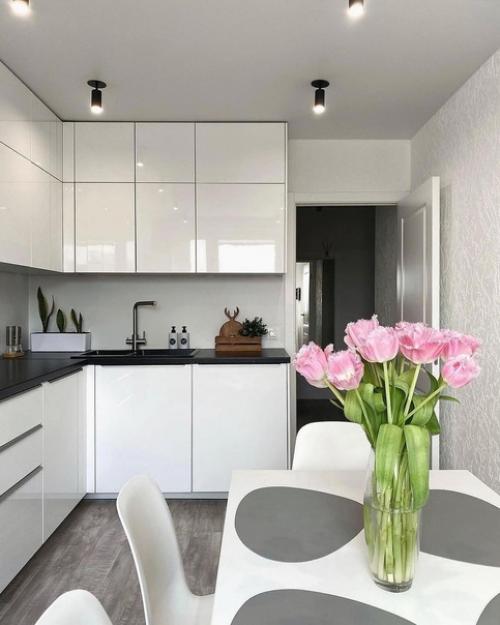 Интерьер квартиры в светлых оттенках. 01