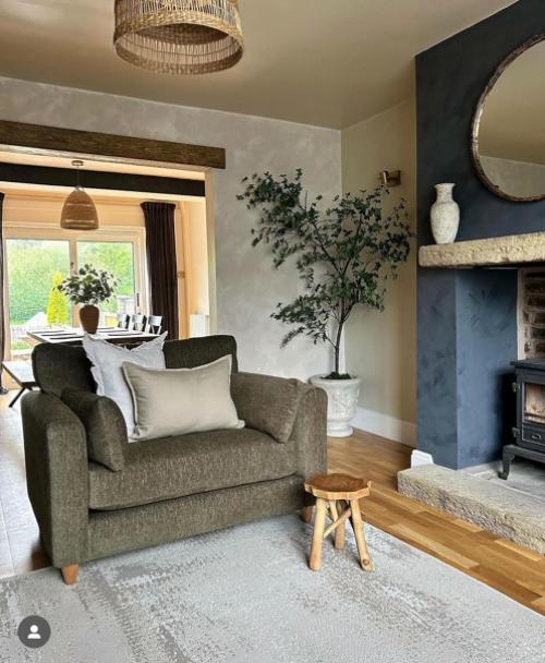 Очень спокойные и приятные цвета. 08