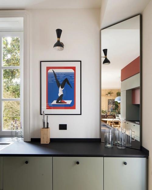 Когда архитектор проектирует интерьер для себя, он нередко идёт на то, что не решился бы предложить заказчику. 02