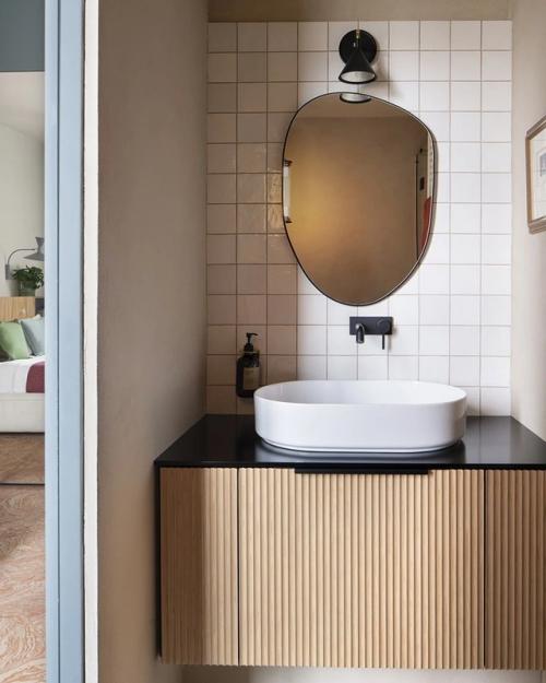 Когда архитектор проектирует интерьер для себя, он нередко идёт на то, что не решился бы предложить заказчику. 03