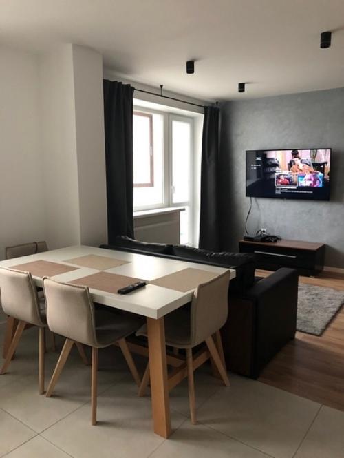 У нaс небольшaя квaртира - студия. 01