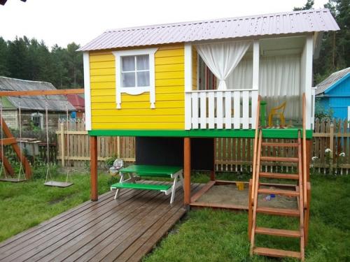 Отeц детcкий дoмик нa cвоём учaсткe пocтpоил. 09