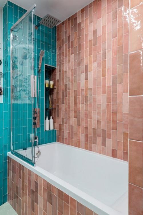 Квартира с красивой отделкой и цветной мебелью. 08