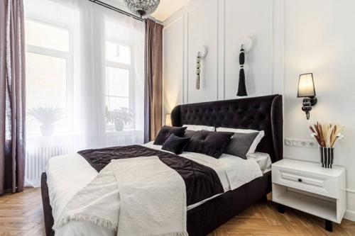 Монохром и современная классика в бывшей питерской коммуналке - пример глубокого преображения пространства площадью 85 кв. 06