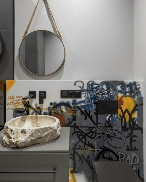 На обзоре - компактное, но невероятно продуманное пространство всего 35 квадратных метров, разработанное специально под нужды студента. 07