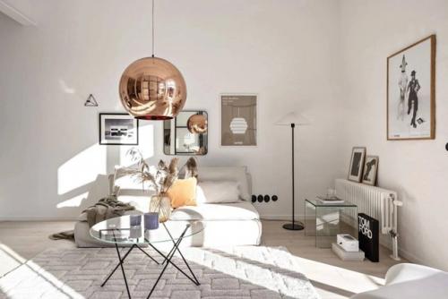 Это впечатляющий пример того, как индустриальное прошлое может обрести новую жизнь в уютном жилом пространстве. 03