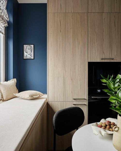 Эти апартаменты стали примером того, как даже на небольшой площади можно создать стильное и функциональное пространство для жизни. 05