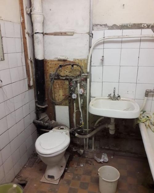 Переделали нашу ванную комнату и поставили душевую вместо ванной.