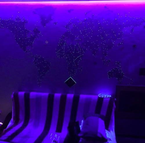 Оформили стену в детской. 03