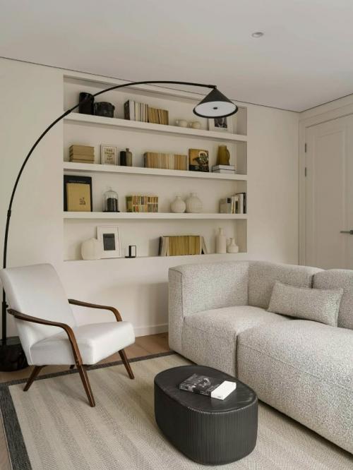 Квартира расположена в тихом, утопающем в зелени районе - вдали от городского шума, с ощущением уюта и размеренного ритма жизни. 05