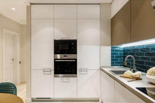 Стильная двухкомнатная квартира с кухней - гостиной и кабинетом на лоджии. 04