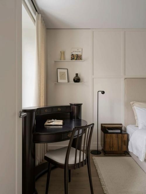 Квартира расположена в тихом, утопающем в зелени районе - вдали от городского шума, с ощущением уюта и размеренного ритма жизни. 03