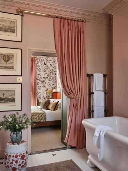 Розовое настроение во всей своей глубине и многогранности раскрывается. 05