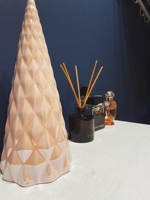 Хочу поделиться результатом, наконец - то доделали прихожую в какой-то момент решили полностью перекрасить и уйти в цвет, ни на минуту не пожалели. 05