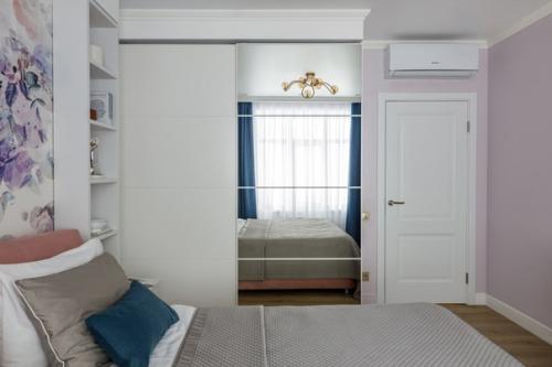 Стильная двухкомнатная квартира с кухней - гостиной и кабинетом на лоджии. 06