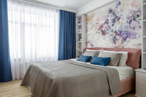 Стильная двухкомнатная квартира с кухней - гостиной и кабинетом на лоджии. 05