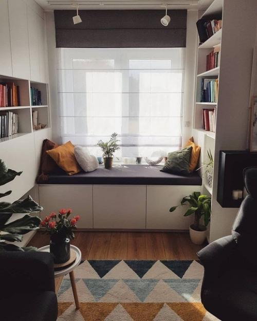 Уютные подоконники, на которых хочется сидеть часами. 04