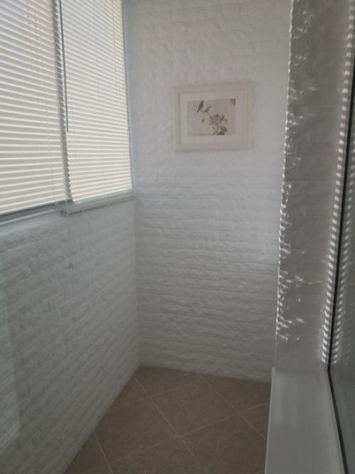 Только закончили ремонт в квартире, но выглядит еще немножко пустовато. 09