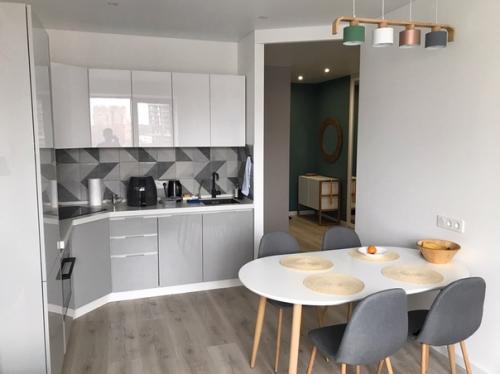 Закончили ремонт.  Даже не верится, что это теперь наша квартира.