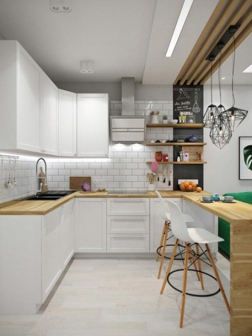 Светлый интерьер с ярким акцентным диванчиком! 02