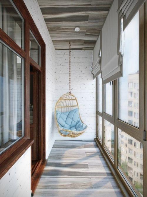 Светлый интерьер с ярким акцентным диванчиком! 05