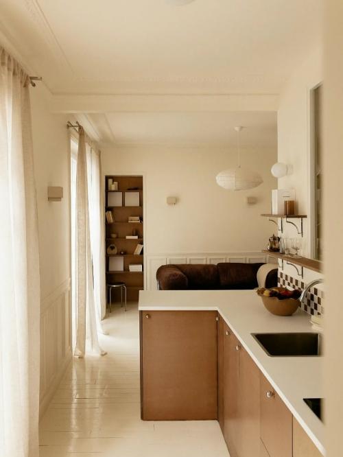 Эта квартира для молодой пары сочетает в себе исторический шарм и современный комфорт. 08