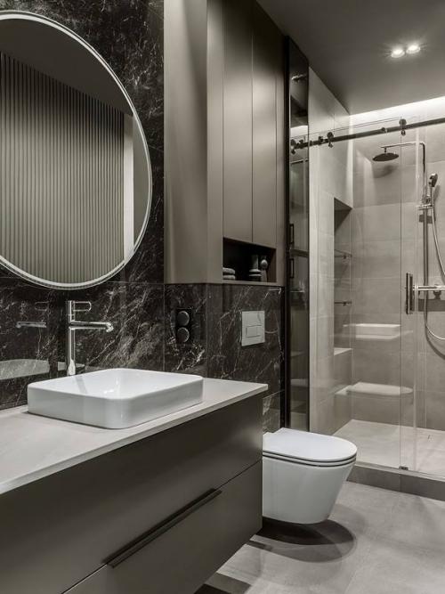 Эта компактная квартира - отличный пример того, как интерьер может подчёркивать, а не затмевать главную ценность пространства. 09