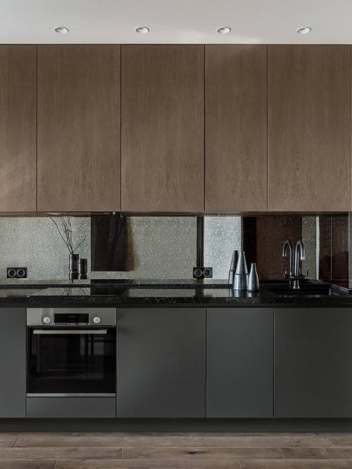 Эта компактная квартира - отличный пример того, как интерьер может подчёркивать, а не затмевать главную ценность пространства. 01