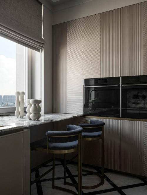 Дизайнеры объединили три небольшие квартиры и создали одно большое, продуманное пространство, идеально подходящее для семьи с детьми. 06