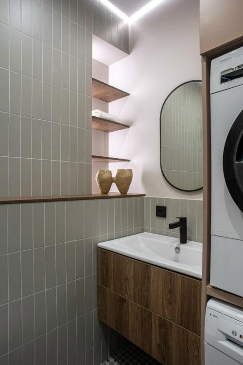 Проект квартиры с видом на останкинскую башню получился светлым, спокойным и очень уютным - идеальным для жизни молодой семейной пары. 04