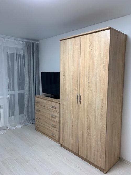 Обновили комнату в общежитии, чтоб сдавать её. 02