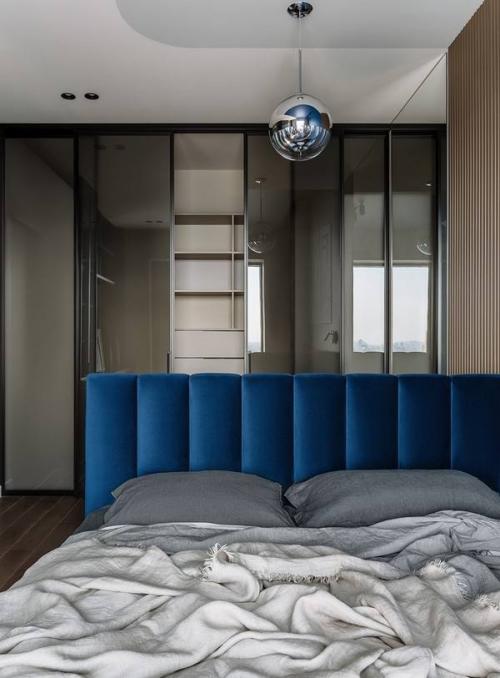 Эта компактная квартира - отличный пример того, как интерьер может подчёркивать, а не затмевать главную ценность пространства. 05