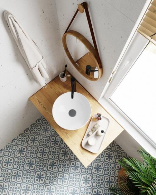 Ванная комната с окном и видом на море. 05