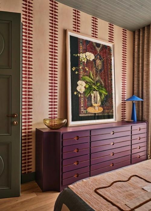 Яркие и смелые интерьеры для вашего вдохновения - это пространство, где цвет, форма и характер выходят на первый план. 04