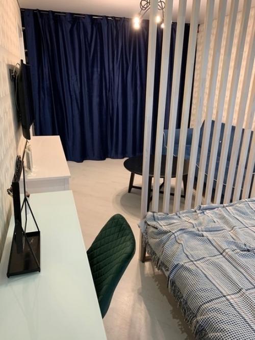 Стильно получилось. Мне только шторы в комнате не понравились. 04